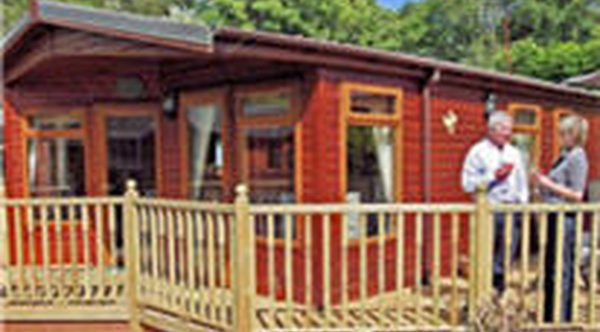 Self catering accommodation beside Lake Windermere in the Lake District at Selamat Lodge