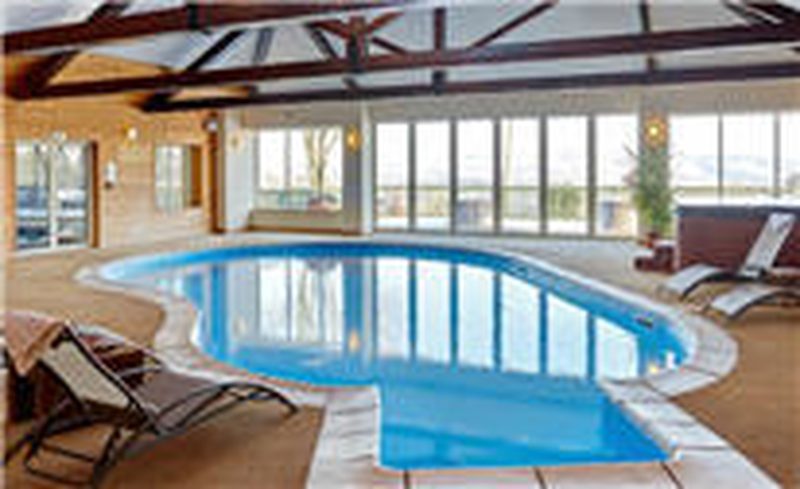 holiday cottage with pool in pembrokeshire