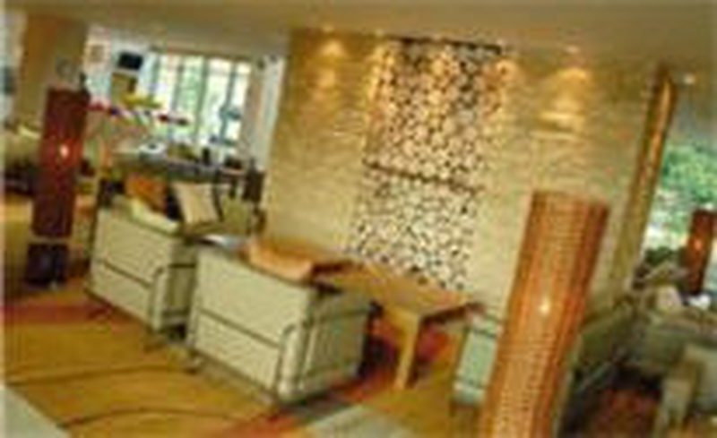 hotel in the cotswolds water park