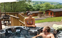 peak district holiday lodges with hot tub